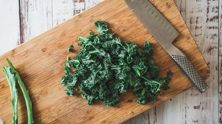 dicing kale