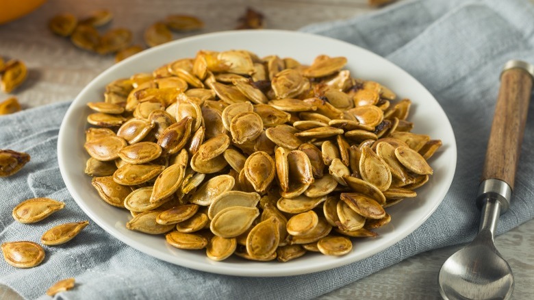 roasted spiced pumpkin seeds