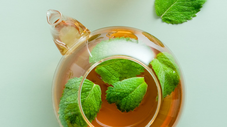 peppermint tea in pot