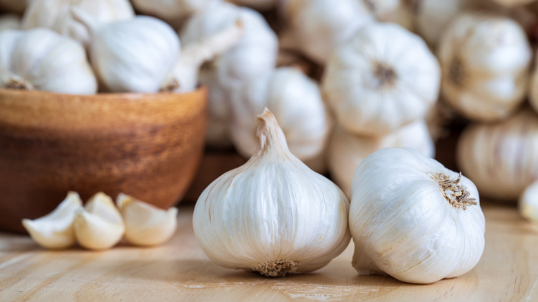 blurred garlic bulbs and cloves 