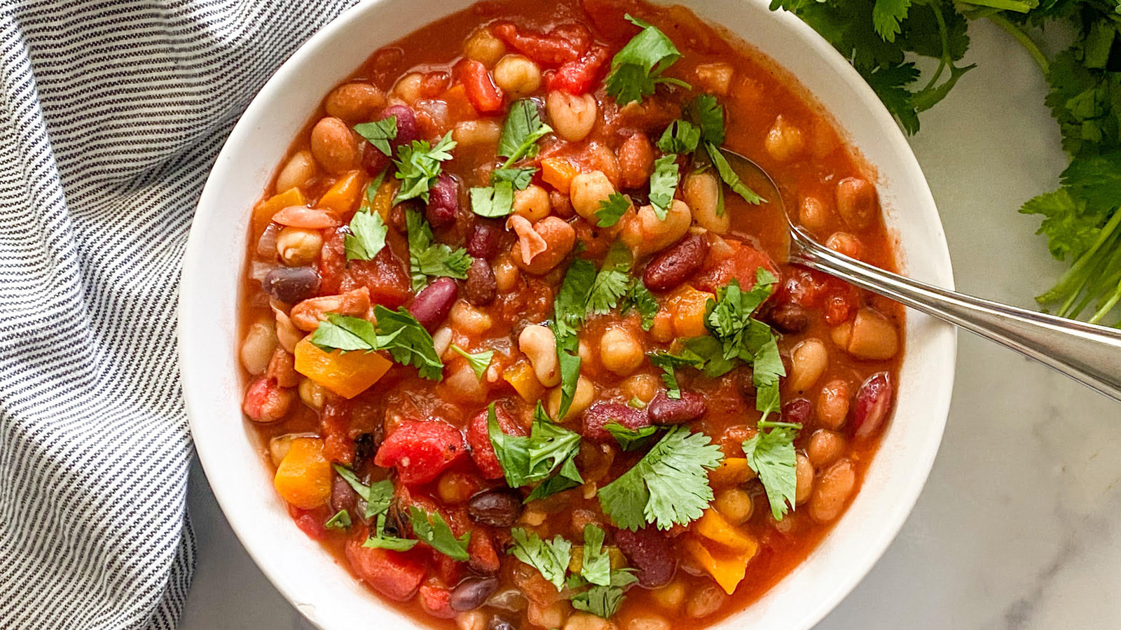 https://www.healthdigest.com/img/gallery/5-bean-soup-recipe/l-intro-1633358685.jpg