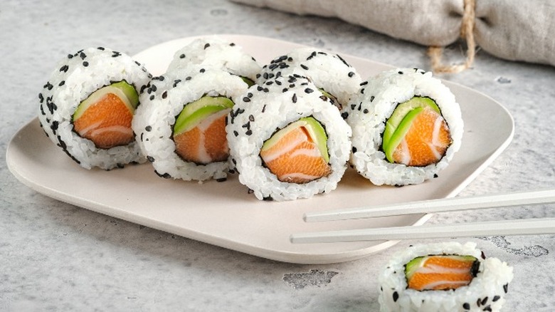 Salmon roll with avocado