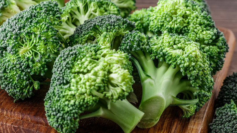 uncooked broccoli 