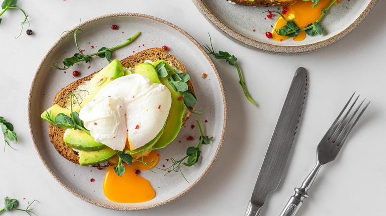 poached egg on toast