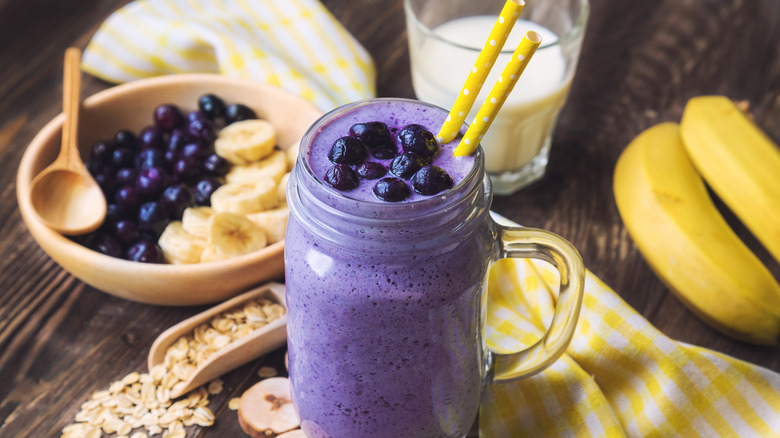 fruit and oat smoothie