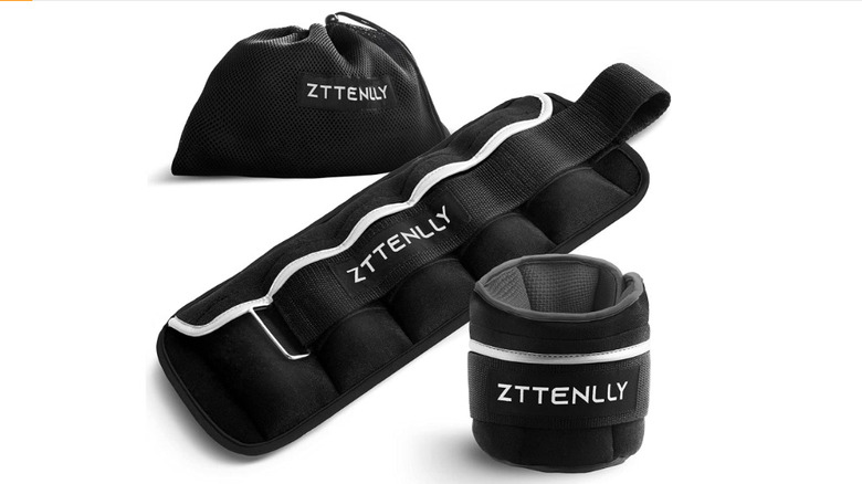 black ankle weights with bag
