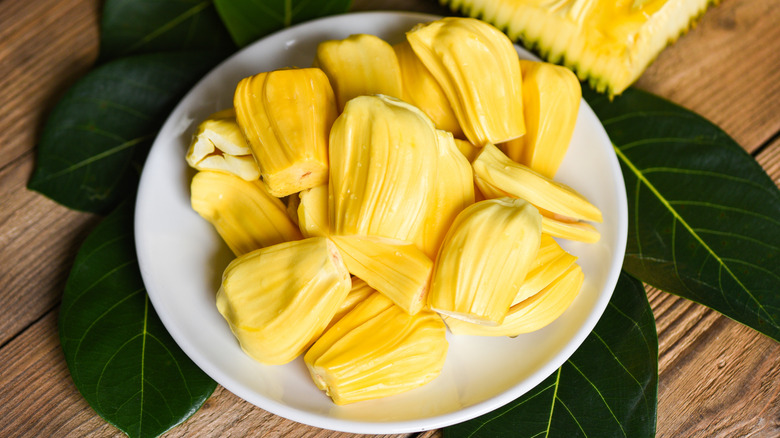 Bowl of ripe peeled jackfruit