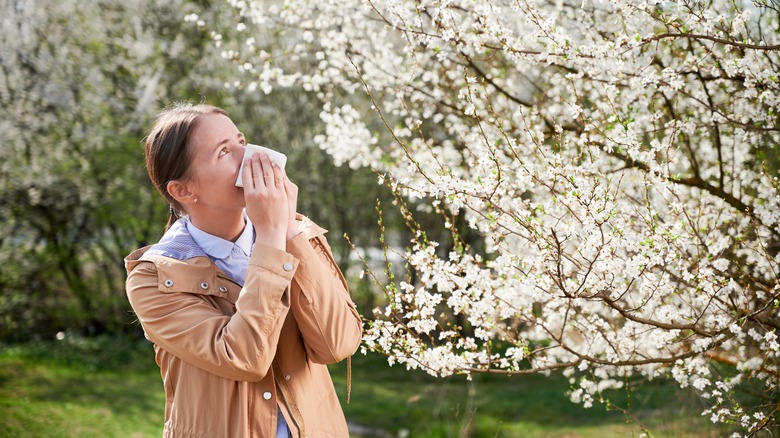 woman experiencing seasonal allergies