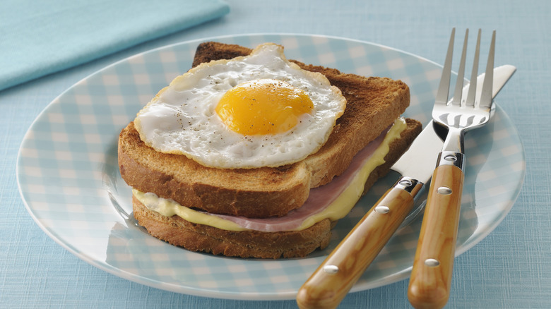 eggs on white toast