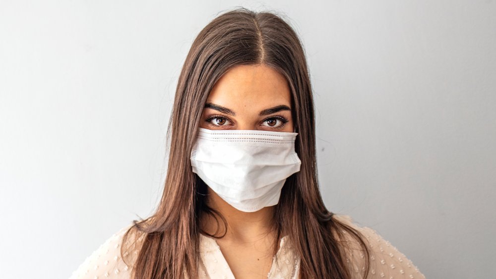 woman in face mask