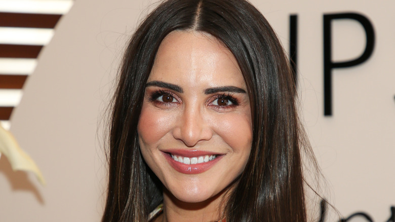 Andi Dorfman smiling for press