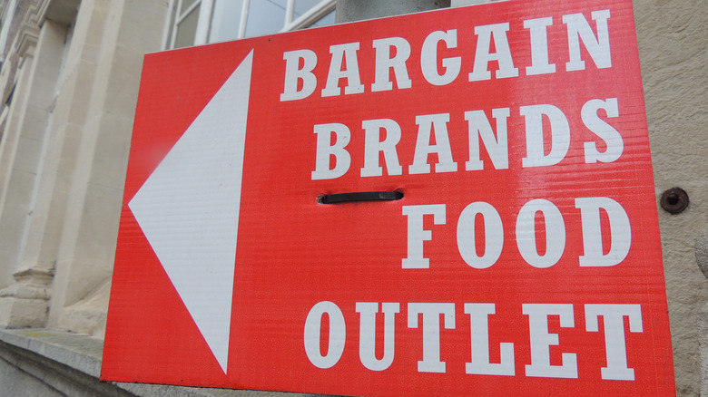 Bargain brands food outlet sign