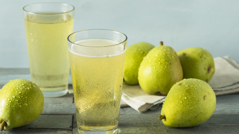 pear juice in glass with pears