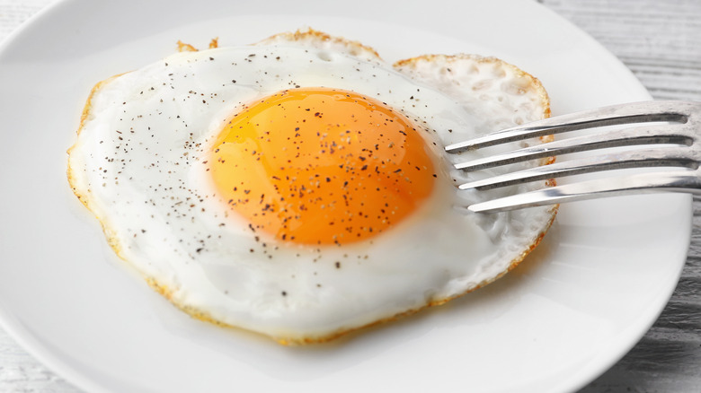 Sunny side up egg