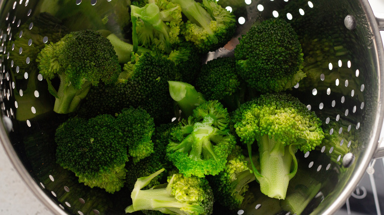 steaming broccoli