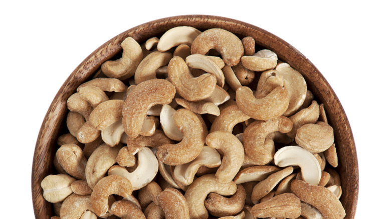 Cashews in bowl