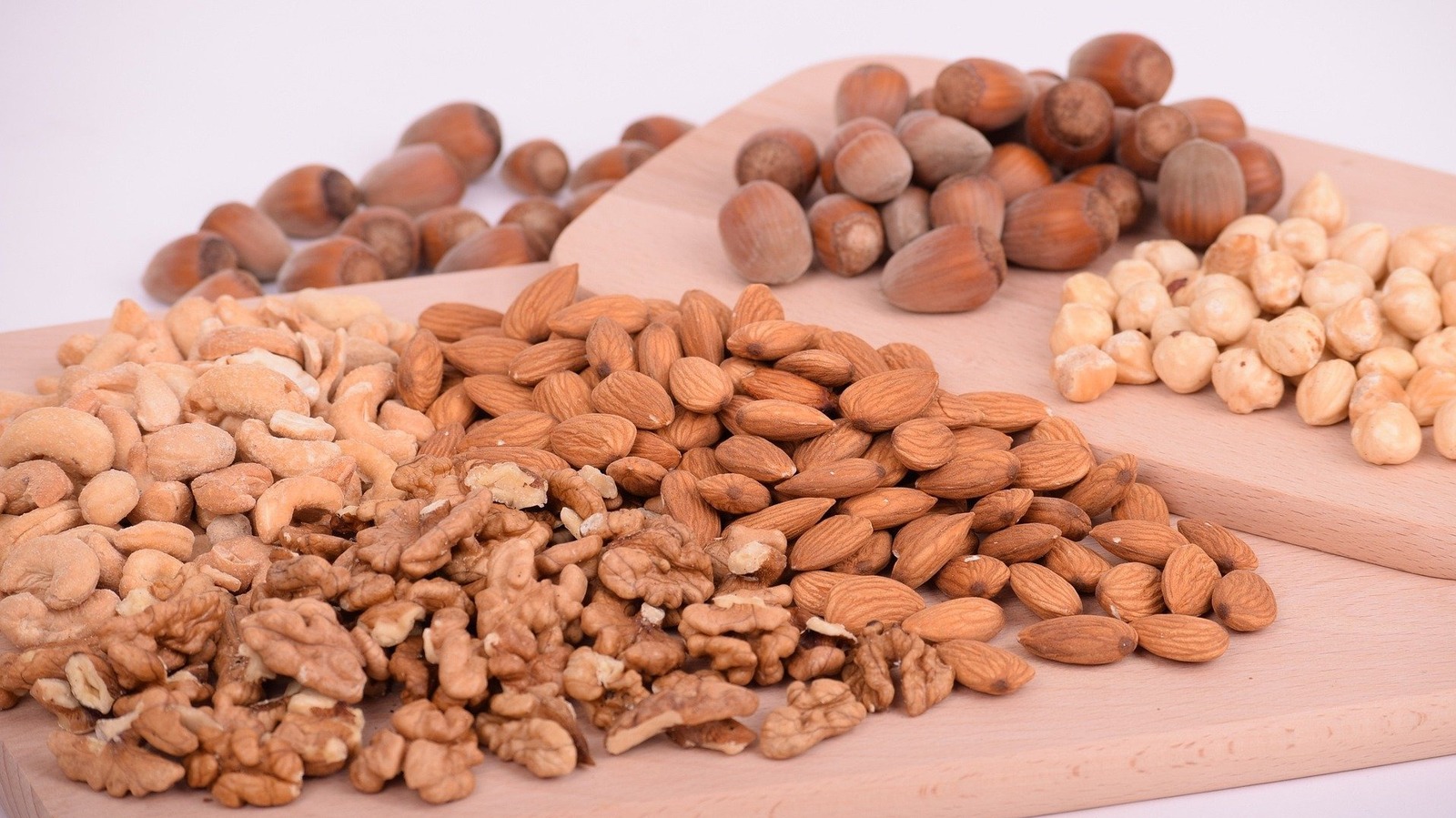 Does Eating Nuts Cause Insomnia