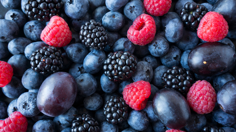 mixed berries