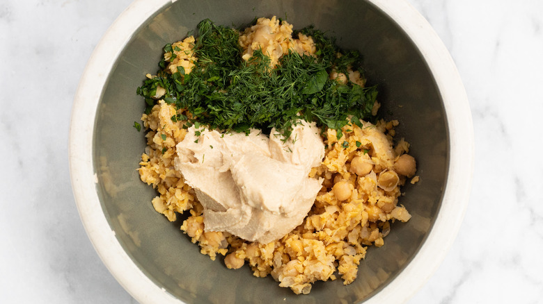 chickpeas salad ingredients in bowl