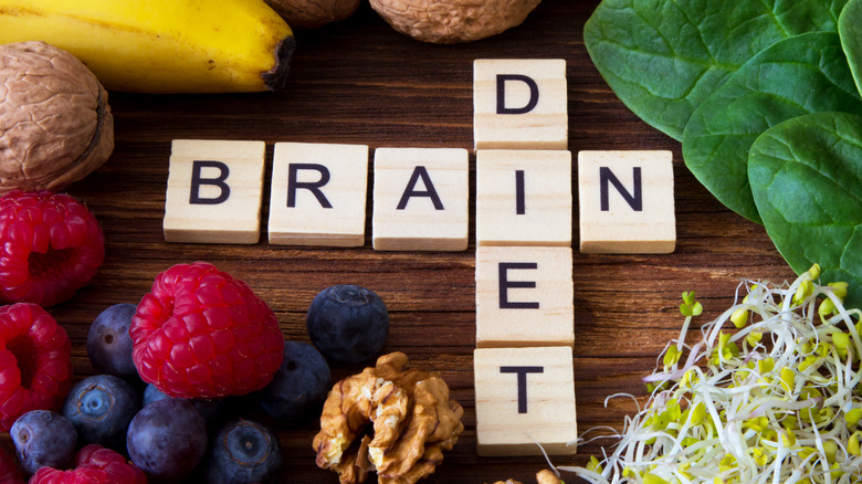 diet and brain letters intersecting