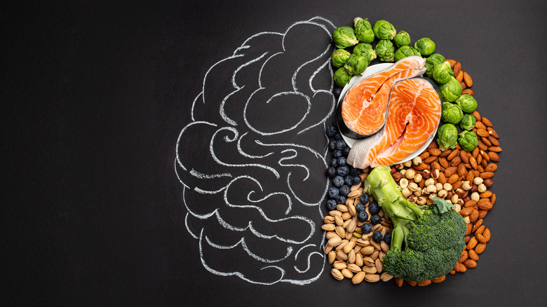 outline of brain with healthy foods