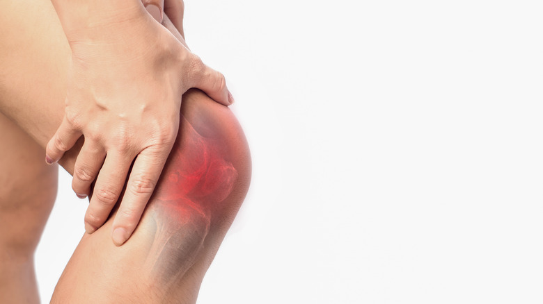 Knee inflammation and swelling