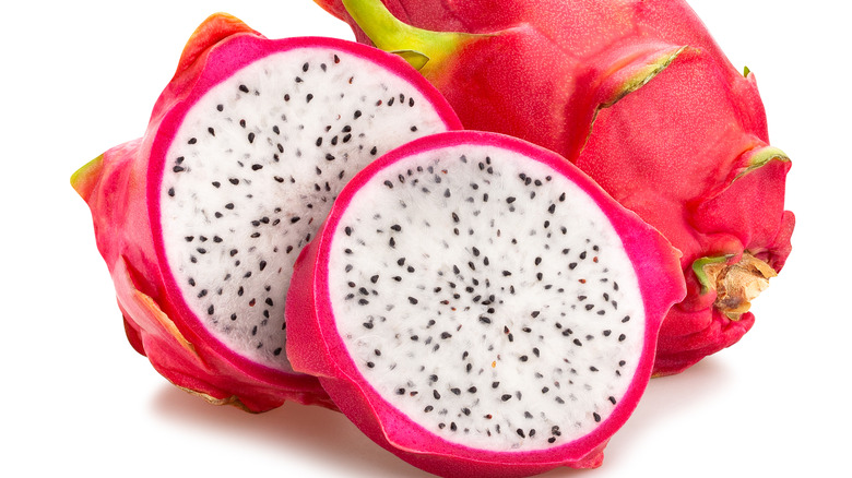 dragonfruit sliced open 