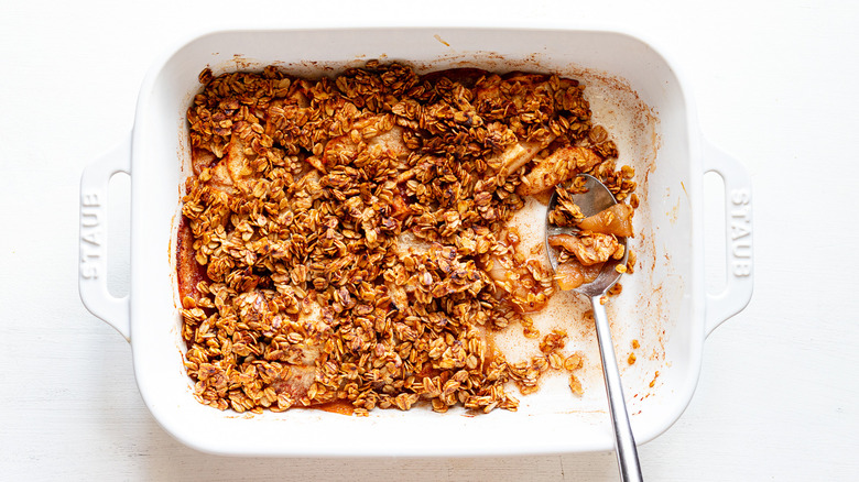 baked apple crisp in a pan