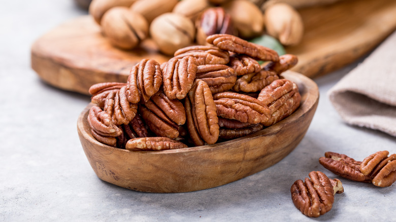 Pecans in wooden bowl