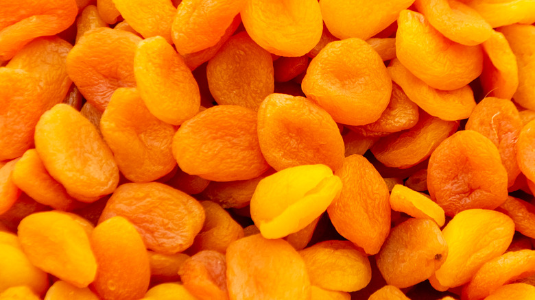 dried apricots