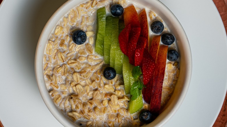 Kiwi and strawberries in oats