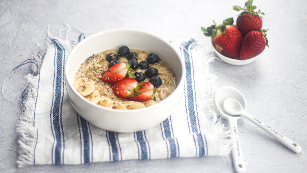 egg white oatmeal with fruit on top