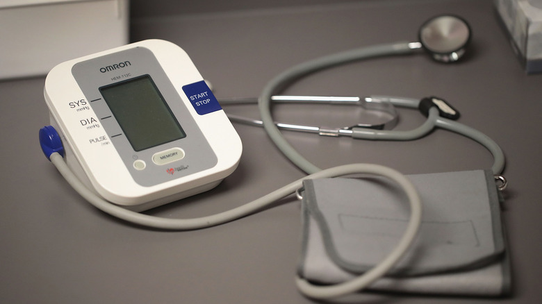 Portable blood pressure machine