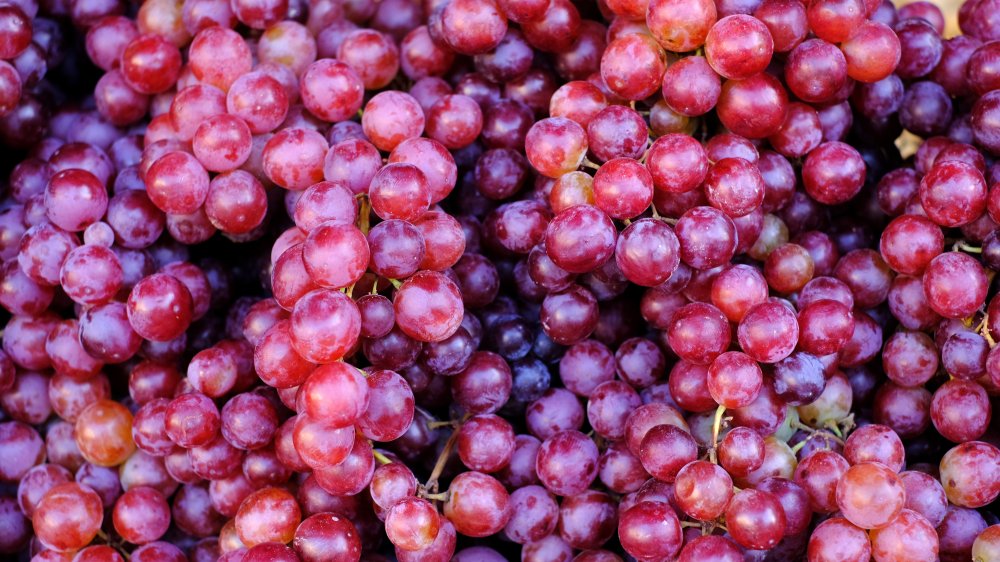 Big pile of red grapes (antioxidants)