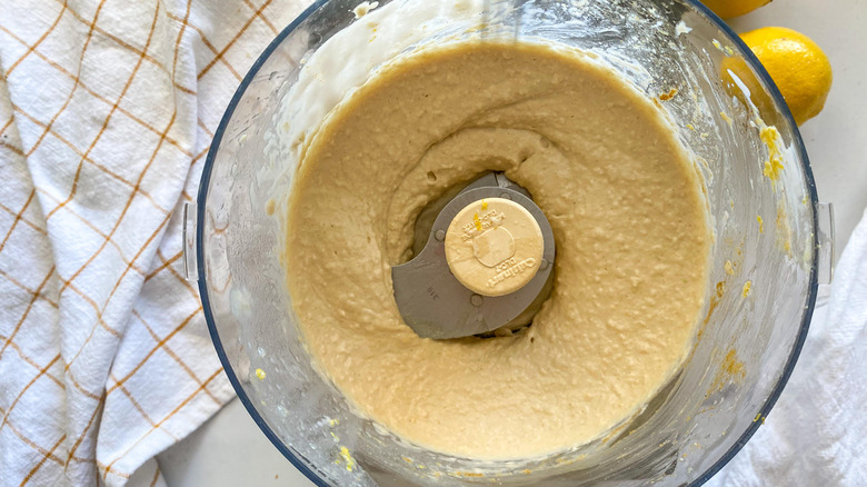 hummus in blender 