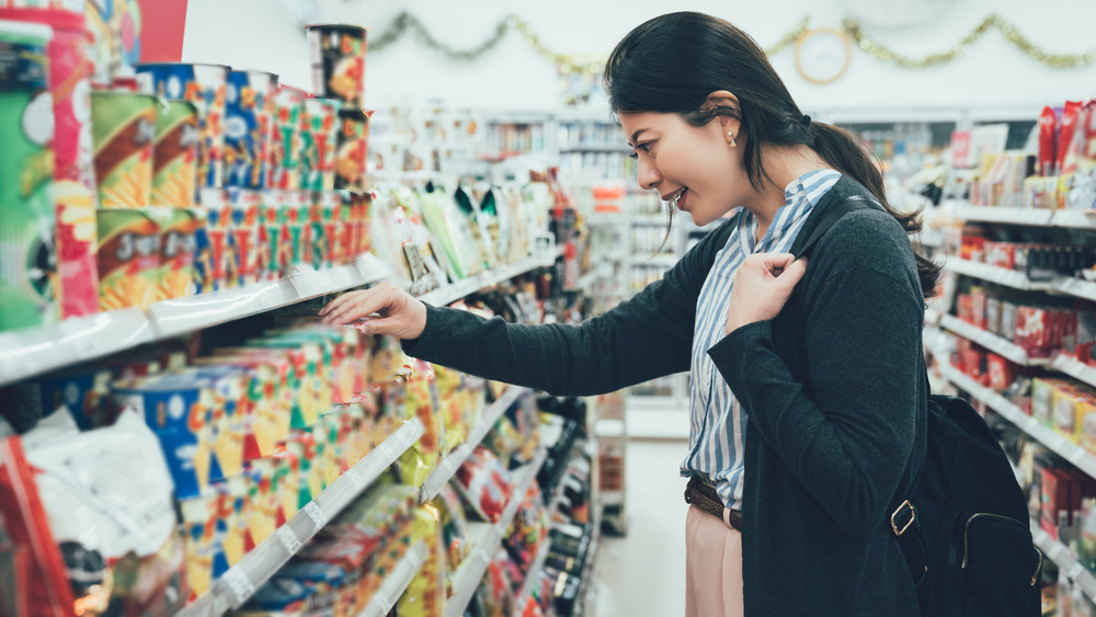 woman grocery shopping