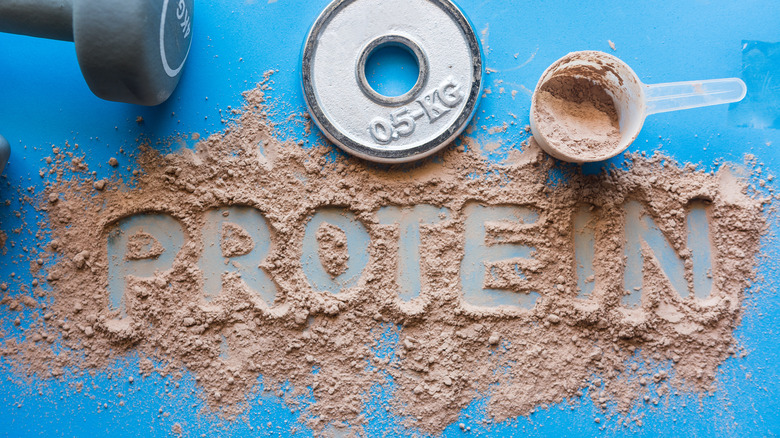 Protein spelled in chocolate whey powder