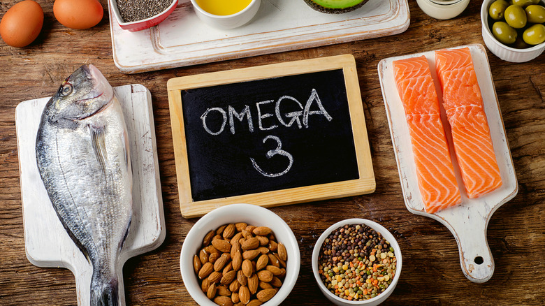 omega 3 sign and foods