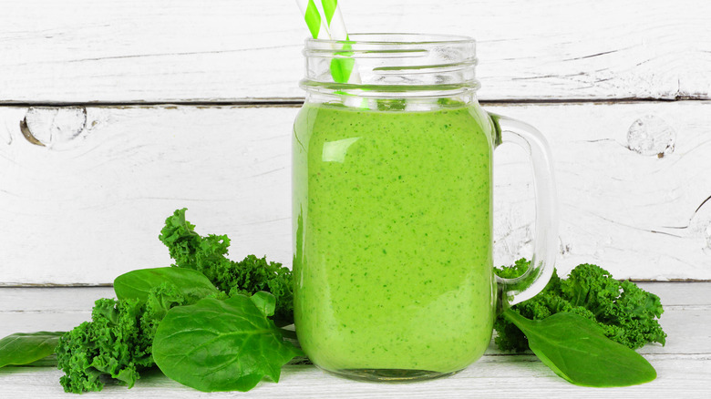 green smoothie with kale and spinach