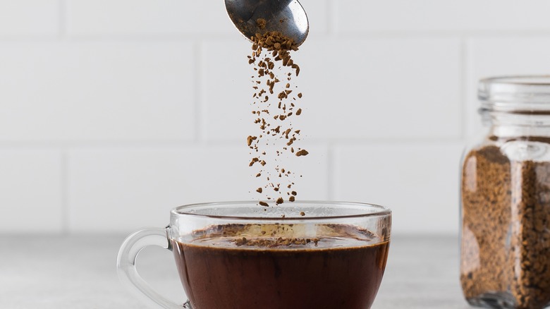 instant coffee from teaspoon