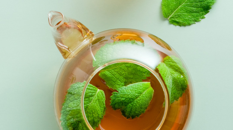 peppermint tea in pot