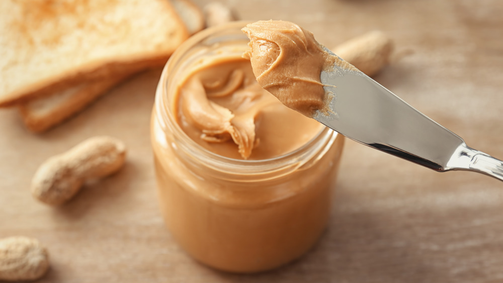 knife with peanut butter