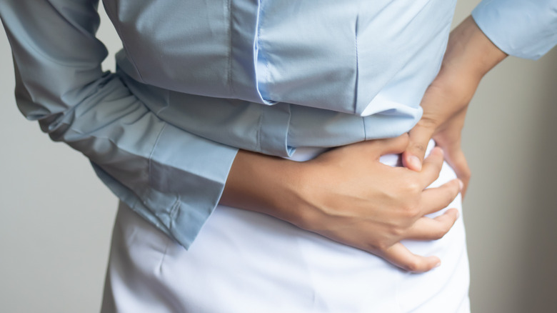 woman pelvic pain