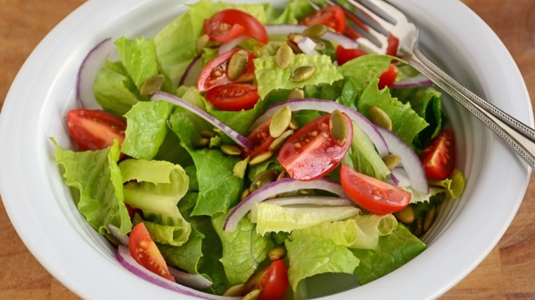 Garden side salad in bowl