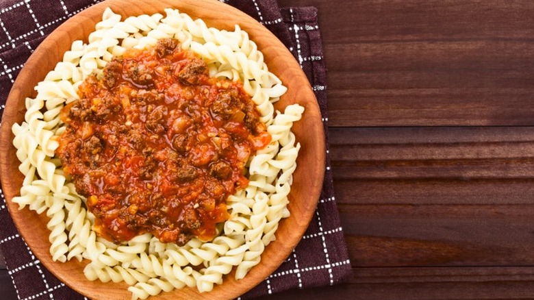 Rotini with meaty marinara sauce