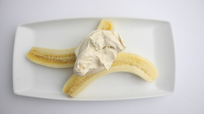 greek yogurt ice cream on banana slices