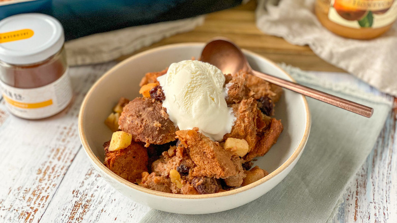 bread pudding with ice cream