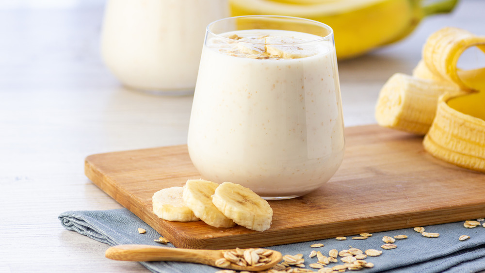 Oats and banana in smoothie