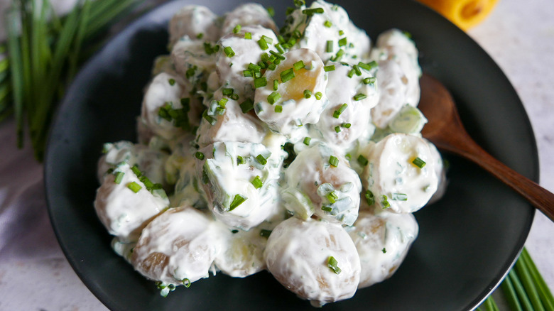 healthy potato salad in bowl 