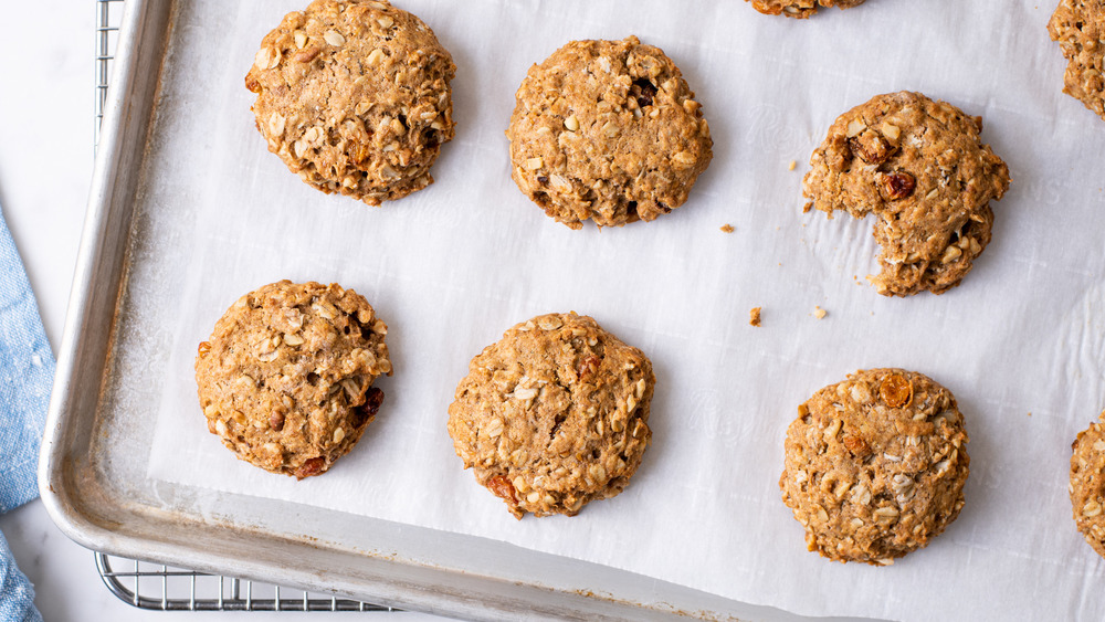 heart-healthy oatmeal cookies baking
